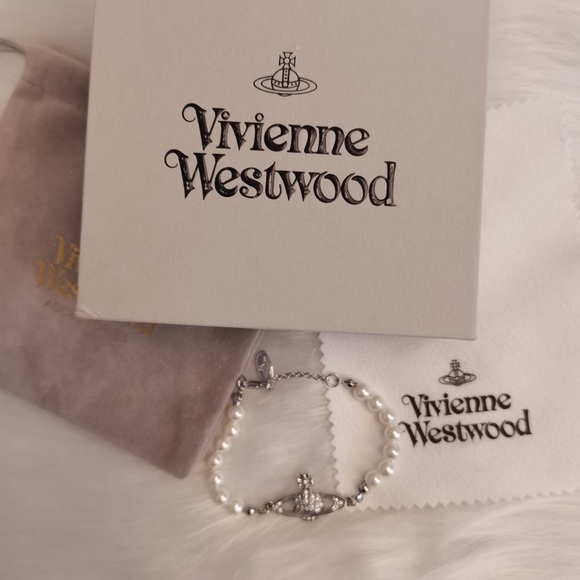 Vivienne Westwood Pearl and Silver Bracelet - Picture 2 of 7